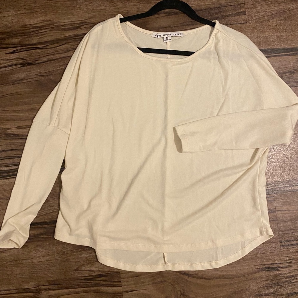 Long sleeve cream top